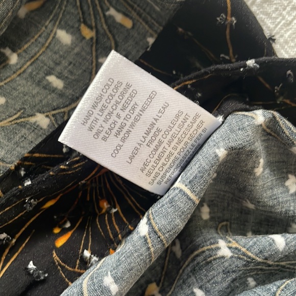 DR2 Black Floral Print Top - Picture 7 of 7